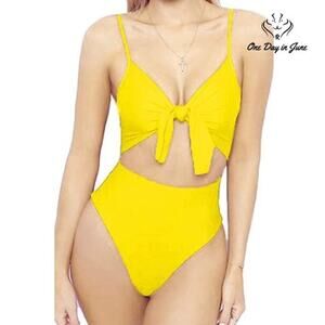 Qearal Tie Knot Cut Out One Piece Size M